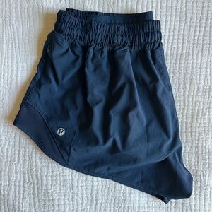 Lululemon Hotty Hot Shorts 2.5”